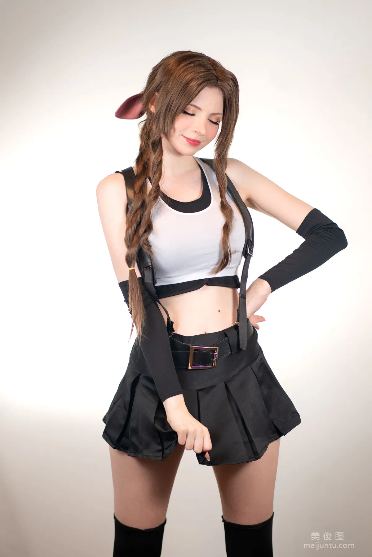 [網紅COSER] Peach milky - Aerith Tifa Swap 12