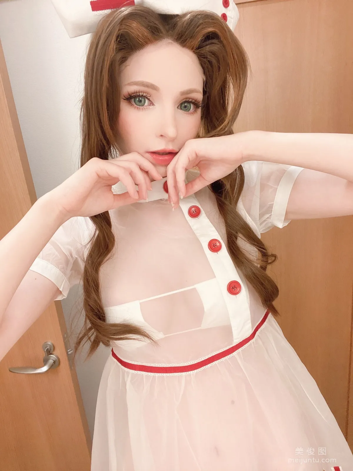 [網紅COSER] Peach milky - 愛麗絲護士 35