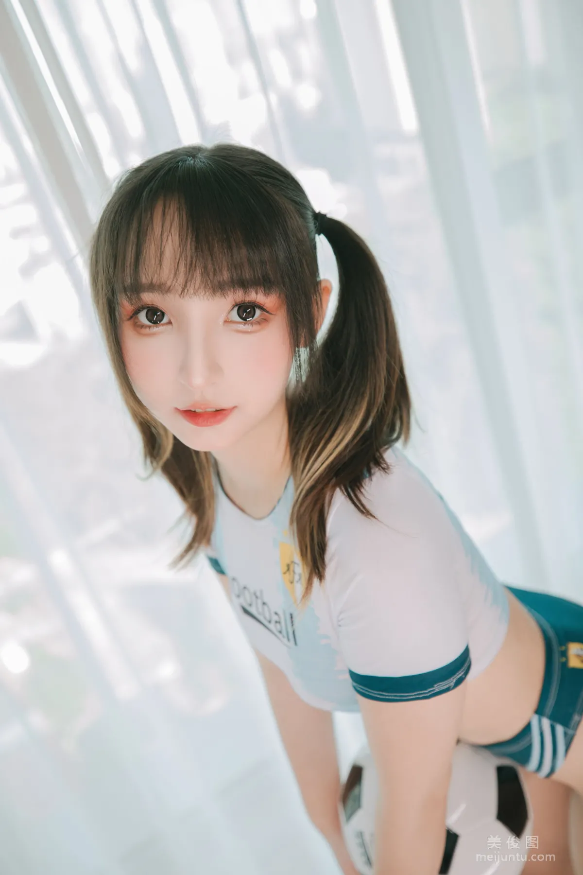 [網紅COSER] 蘿莉神楽闆真冬 之 拉拉隊少女 107