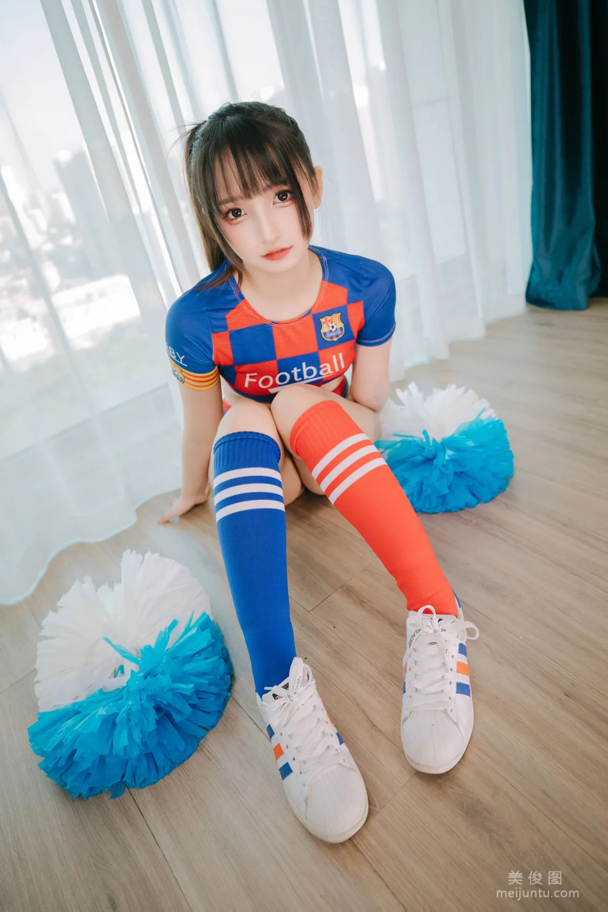 [網紅COSER] 蘿莉神楽闆真冬 之 拉拉隊少女 114