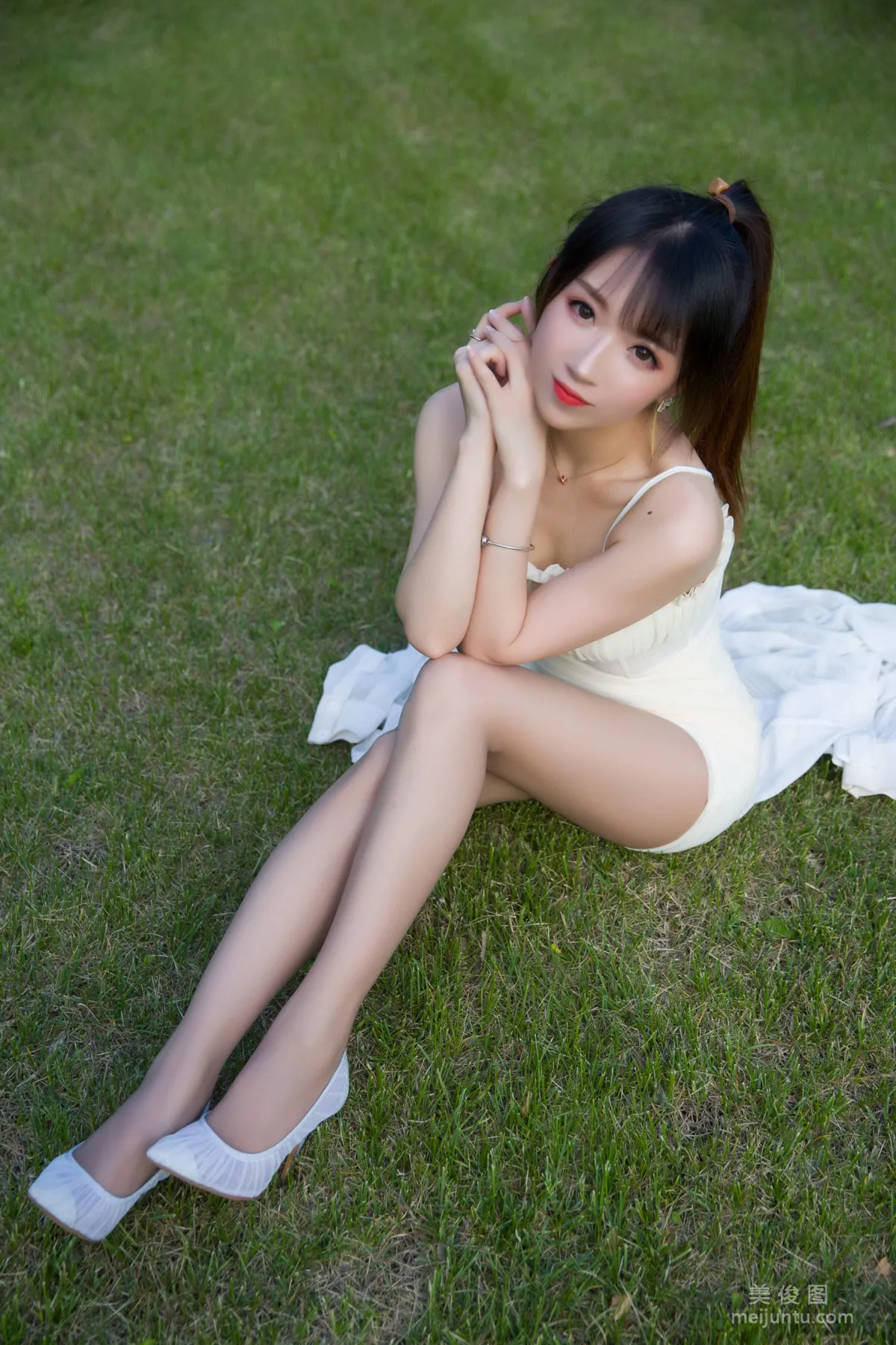 [網紅COSER] 鬥魚主播小女巫露娜 - 戶外小米裙 23