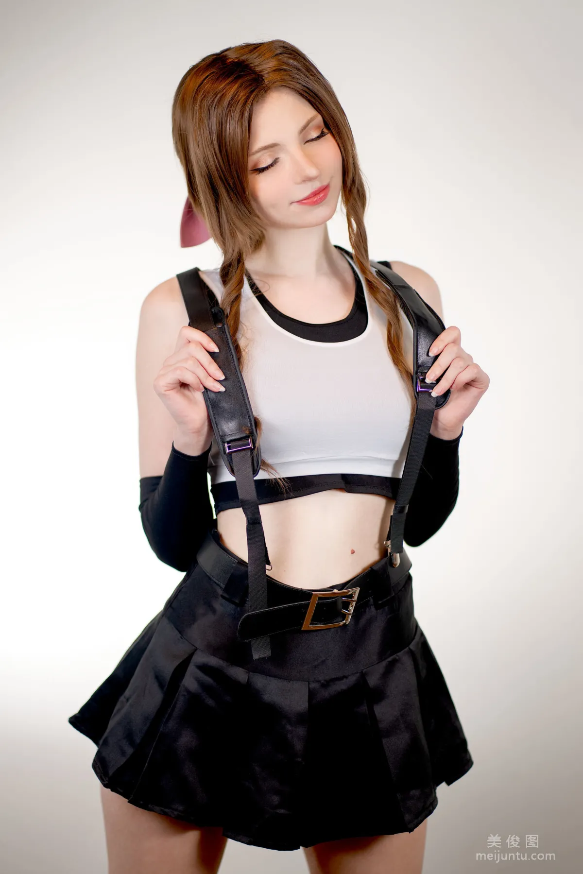 [网红COSER] Peach milky - Aerith Tifa Swap5