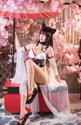 [網紅COSER] 萌系小姐姐-白烨- - 濕身泳裝
