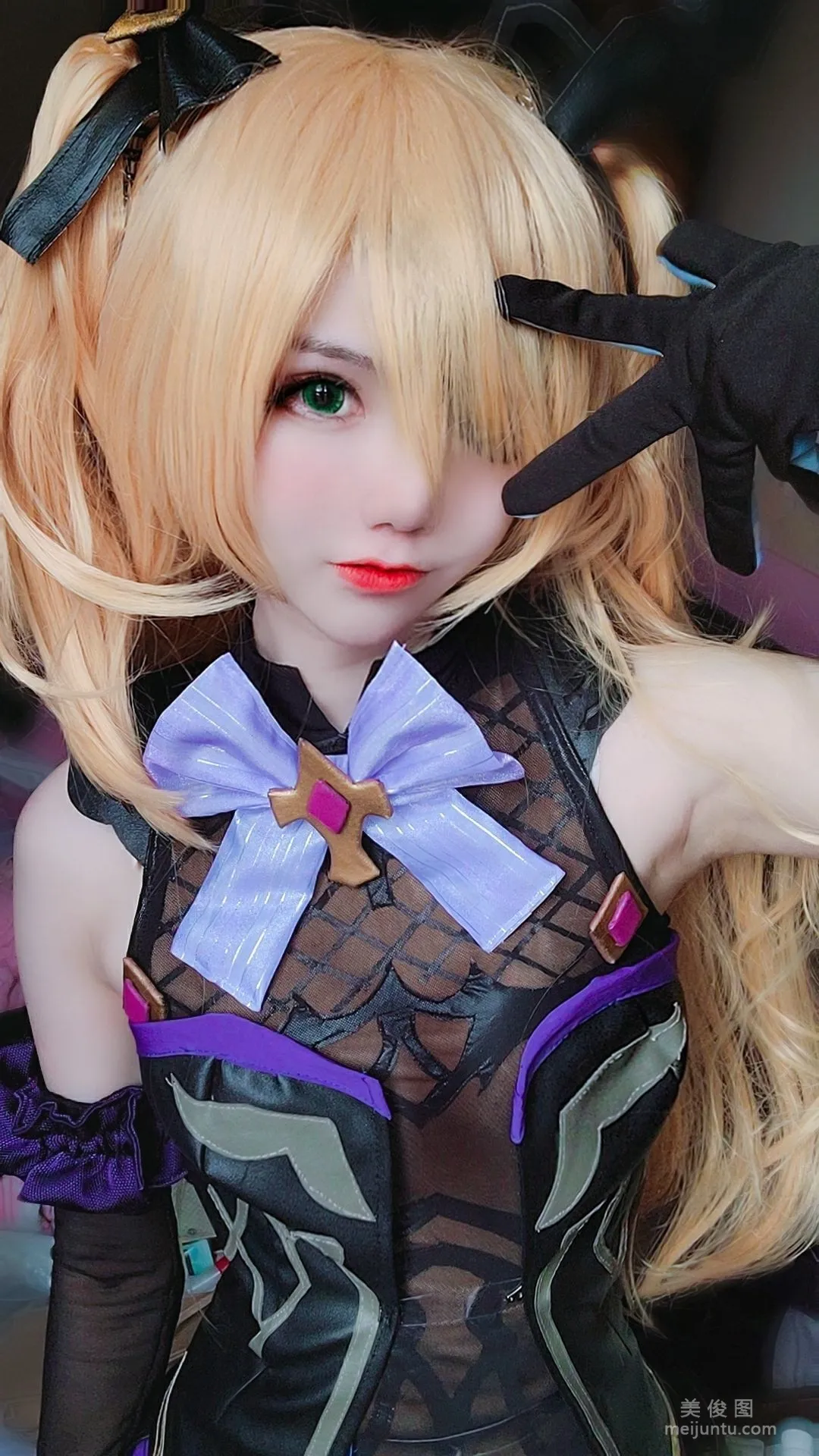 [網紅COSER] Sally Dorasnow - Fischl Selfie 11