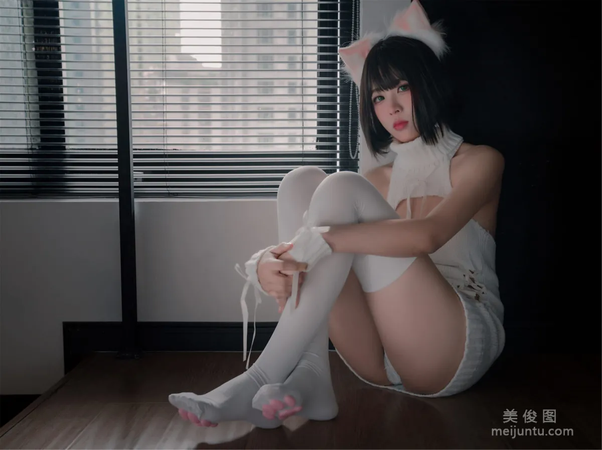 [網紅COSER] 軒蕭學姐 - 貓爪襪 8