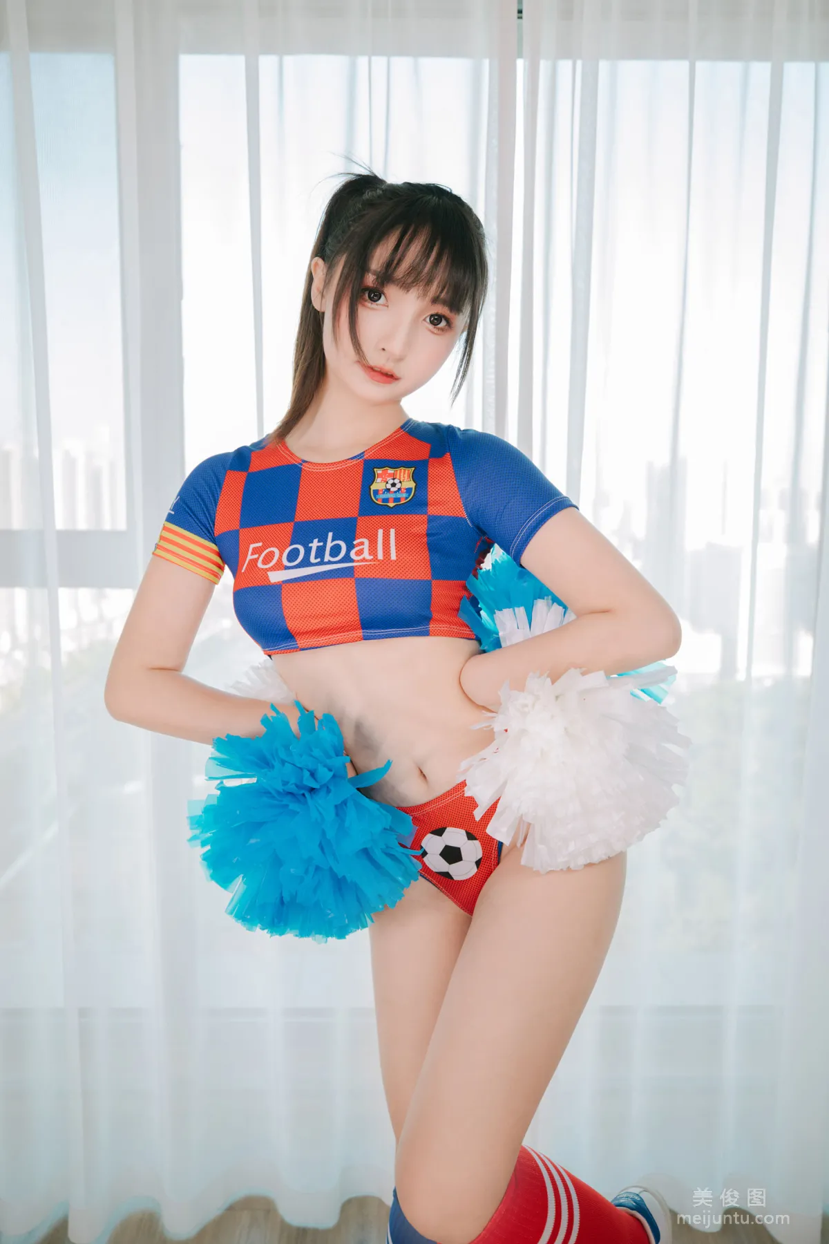 [網紅COSER] 蘿莉神楽闆真冬 之 拉拉隊少女 108