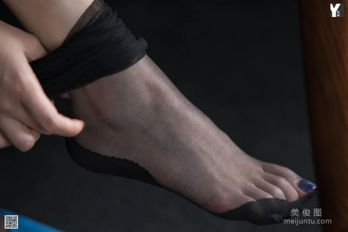 [異思趣向IESS] 模特 小衫 《老師的吊帶襪》 寫真集 22