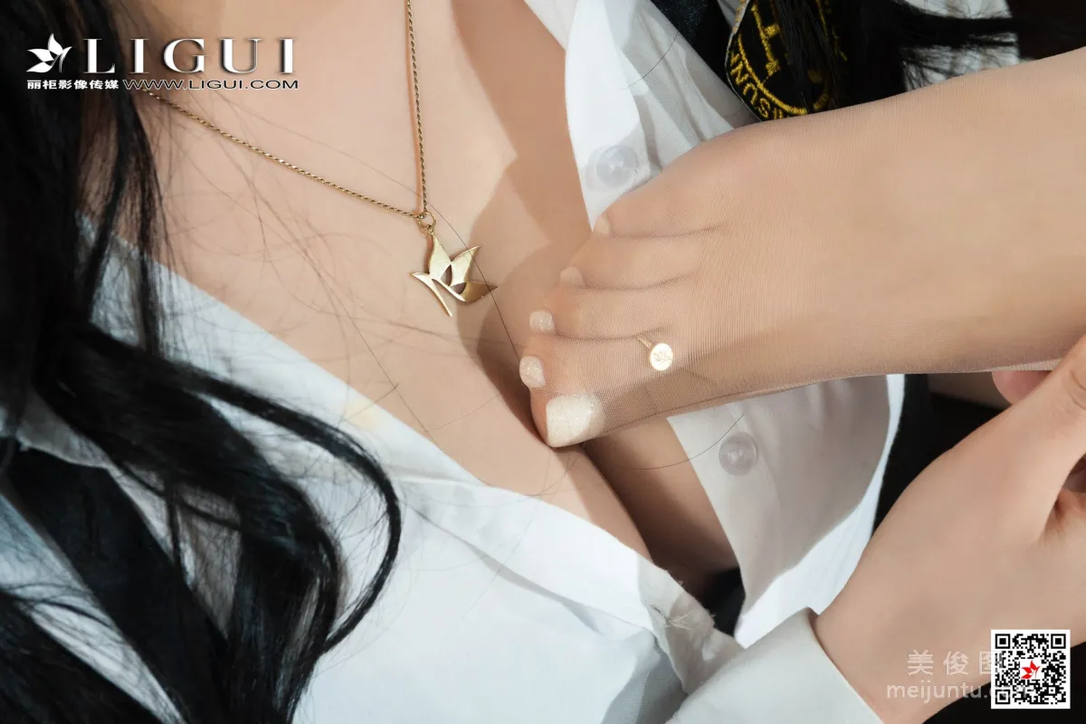 Model 然然&文芮《双生学妹丝足诱惑》  [丽柜Ligui] 写真集65