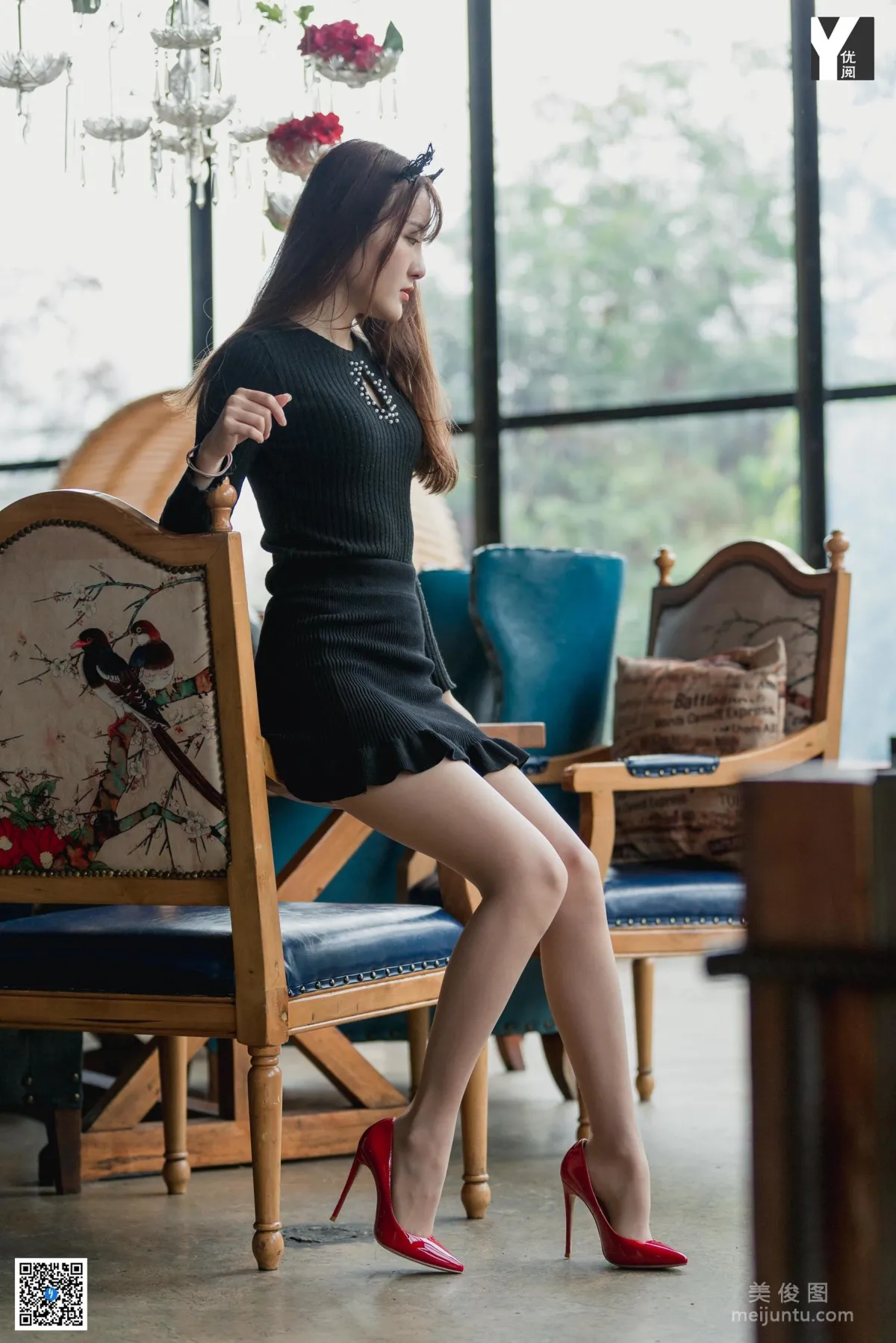 [異思趣向IESS] 模特 婉萍 《鄰居的紅色高跟》 美腿絲足寫真集 90