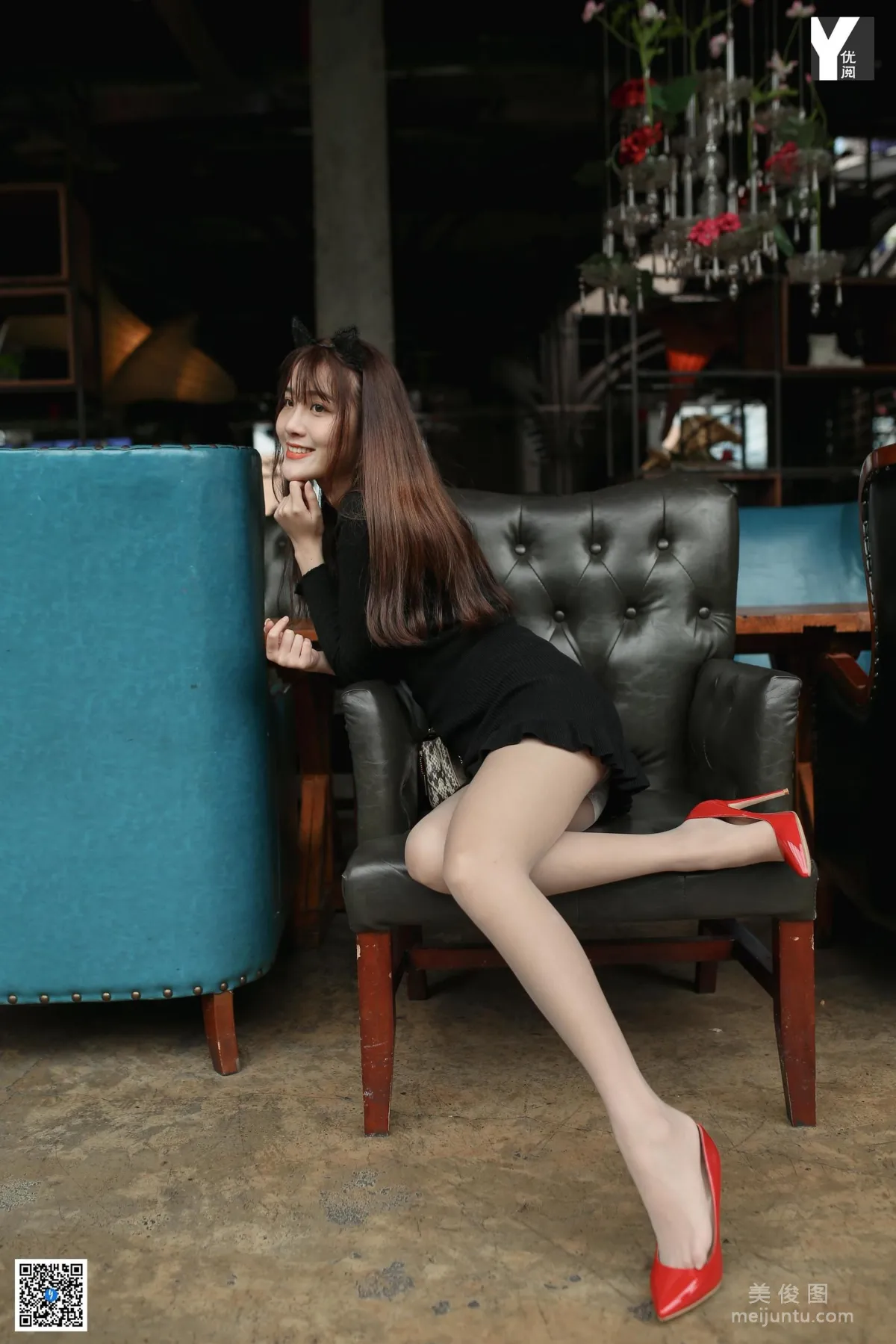 [異思趣向IESS] 模特 婉萍 《鄰居的紅色高跟》 美腿絲足寫真集 78