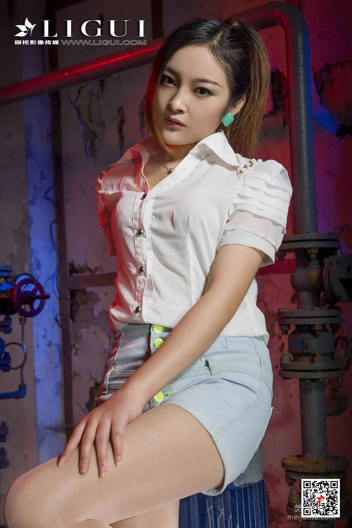 Model 小杨幂《肉丝热裤美腿》 [丽柜Ligui] 写真集38