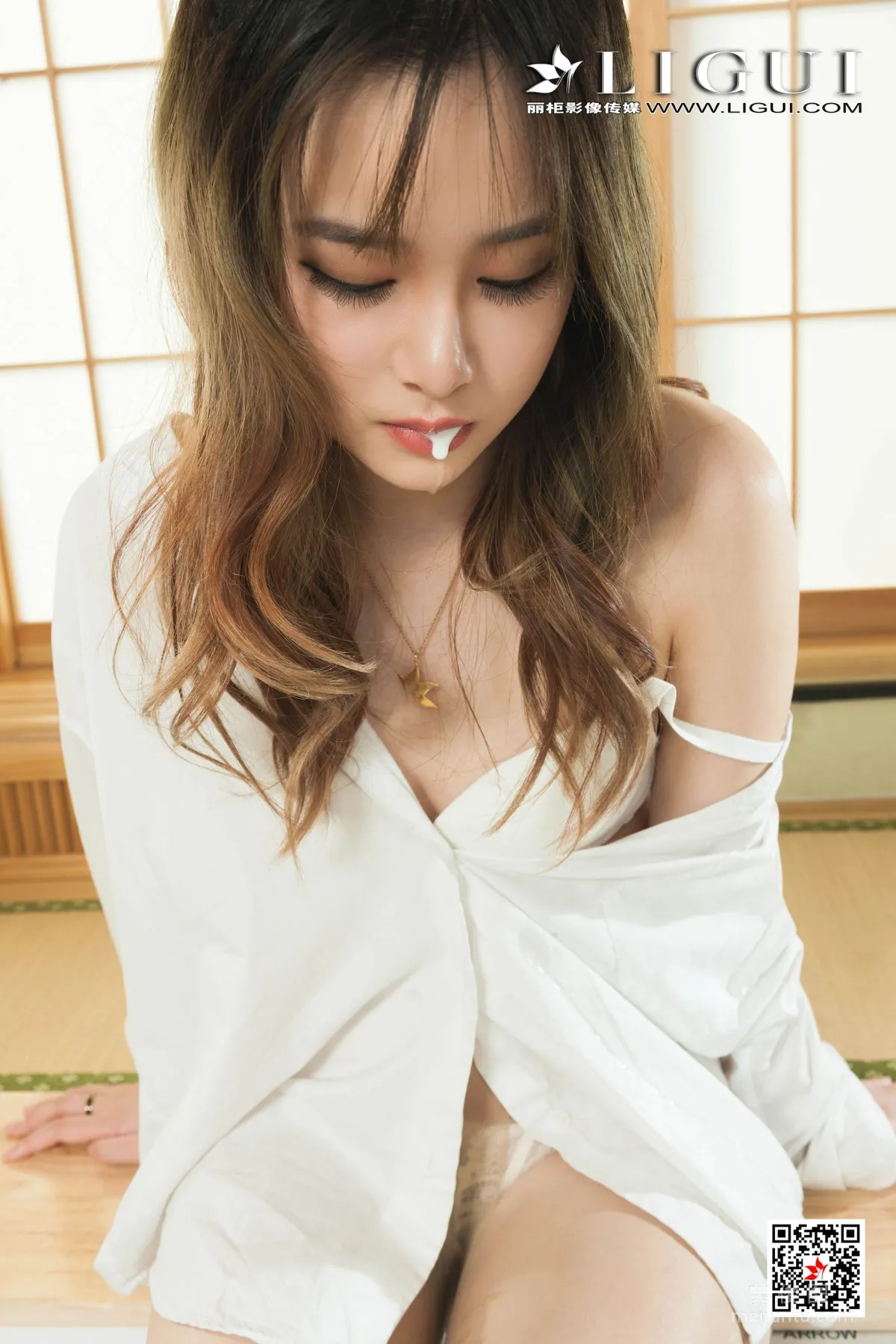 Model 婷婷《白衬衫湿身+牛奶丝足》 [丽柜Ligui] 写真集5