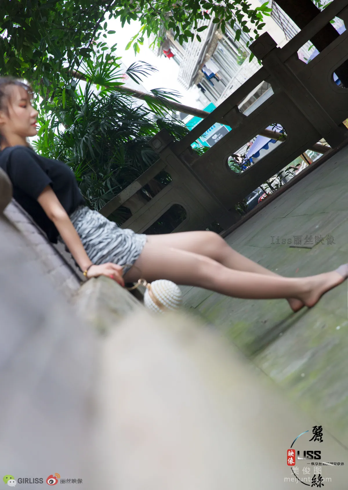 [丽丝映像GIRLISS] 撕袜 写真套图3
