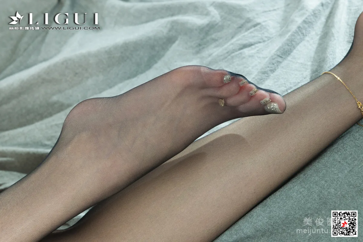 [麗櫃Ligui] 兔子 《超級助理》 絲足寫真 33