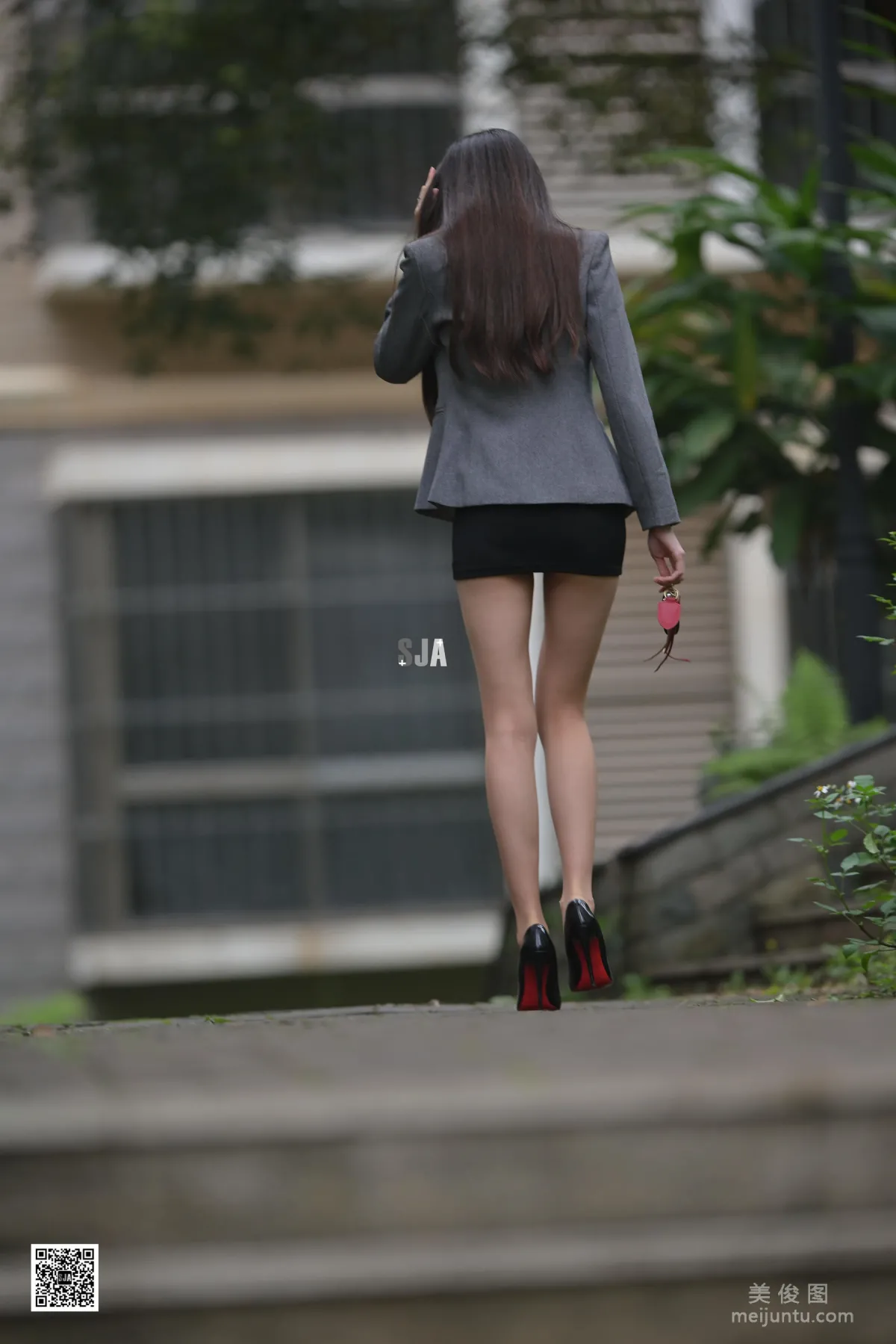 [佳爺SJA] 新刊SJA008 佳爺 《薇》 街拍美腿寫真 18