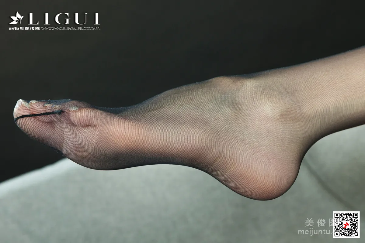 [麗櫃Ligui] 兔子 《超級助理》 絲足寫真 26