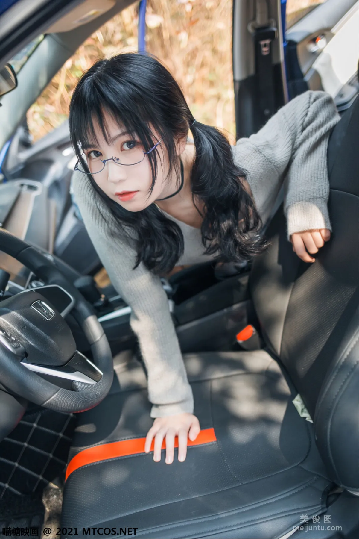 [喵糖映畫] VOL.369 車内女郎 寫真套圖 14