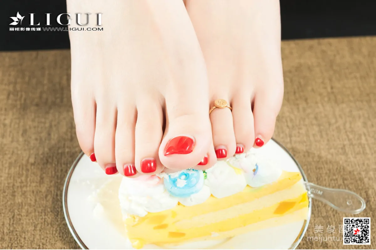 [麗櫃Ligui] 小爽 《玉脂蕉香》 絲足寫真 58