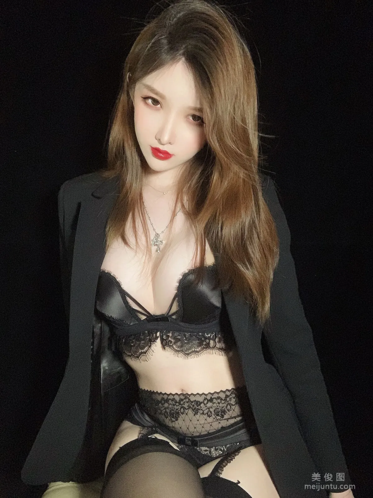 [COS福利] 一小央澤 - 優雅的壞女人罷了 11