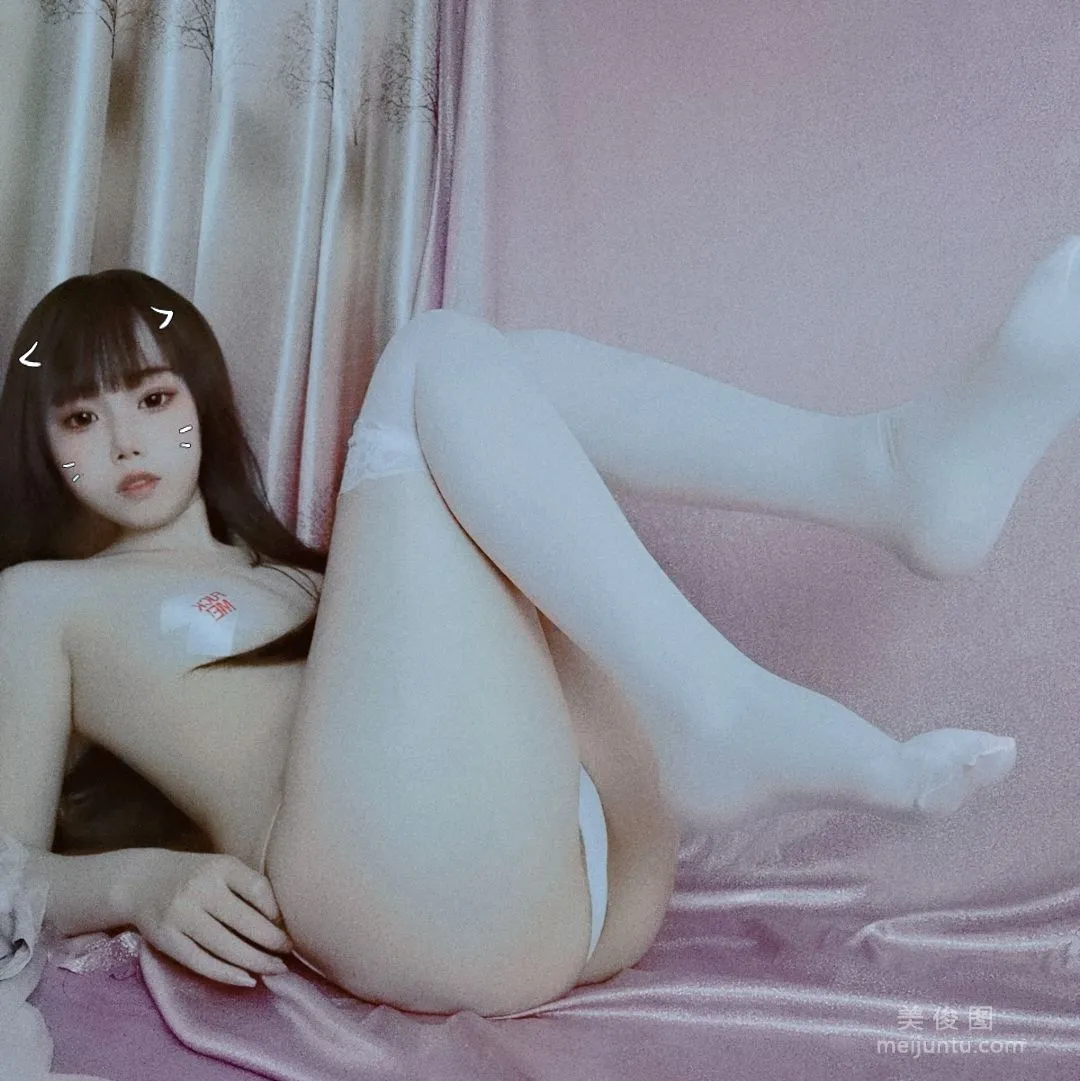 [COS福利] 七月喵子 - 粉嫩水手服 23