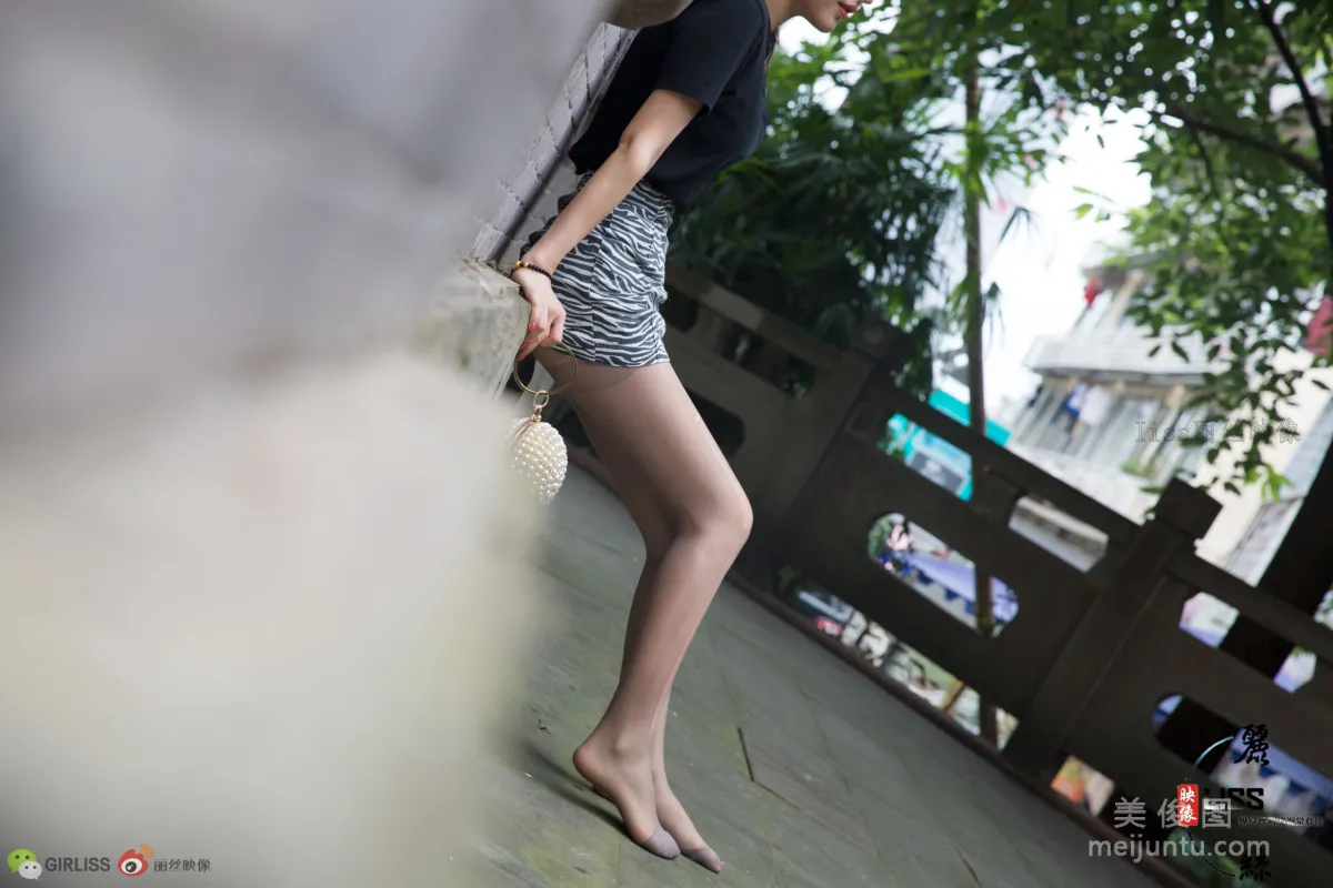 [丽丝映像GIRLISS] 撕袜 写真套图2