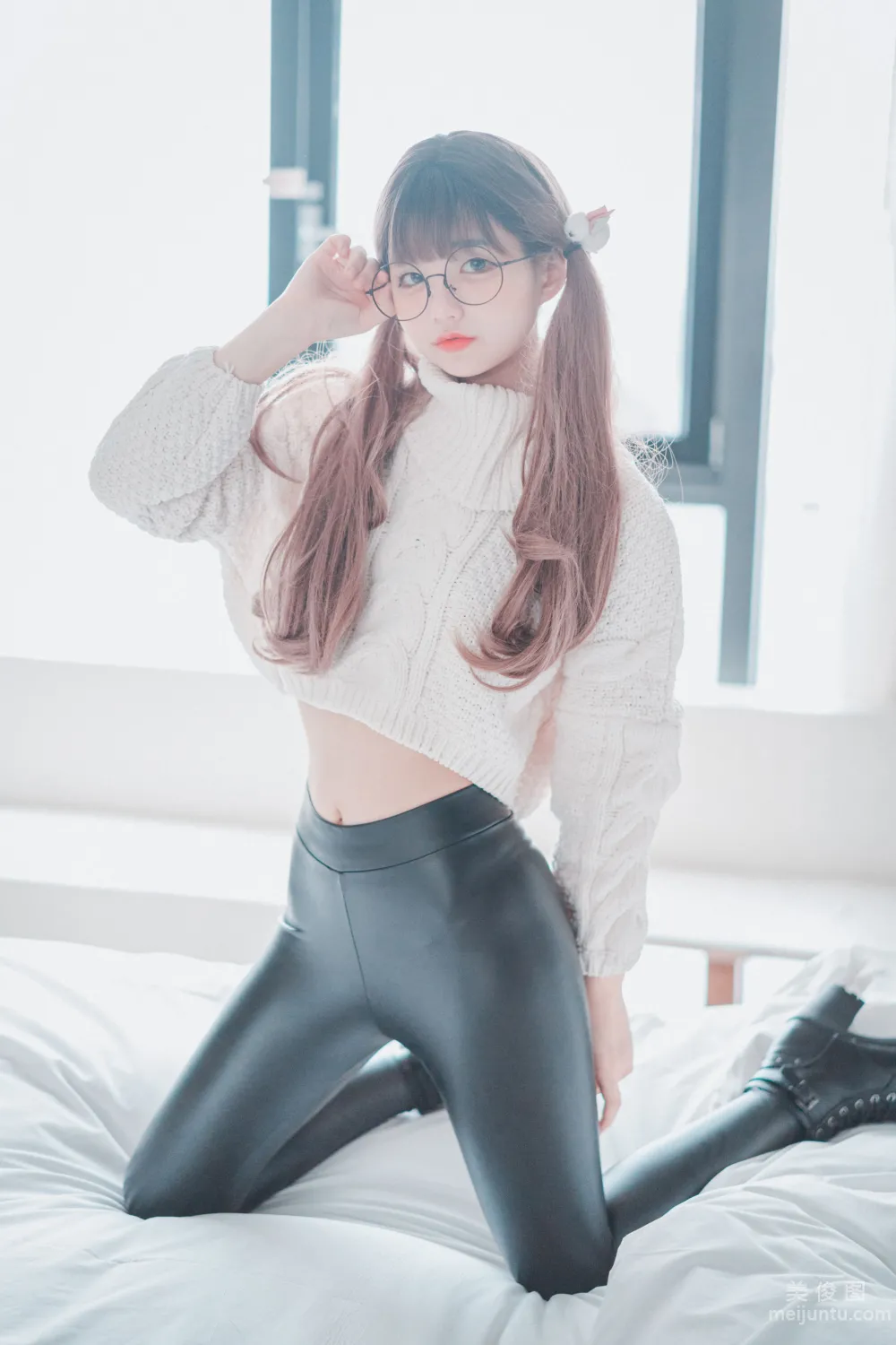 [DJAWA] Jenny - Loose and Tight White 寫真套圖 4