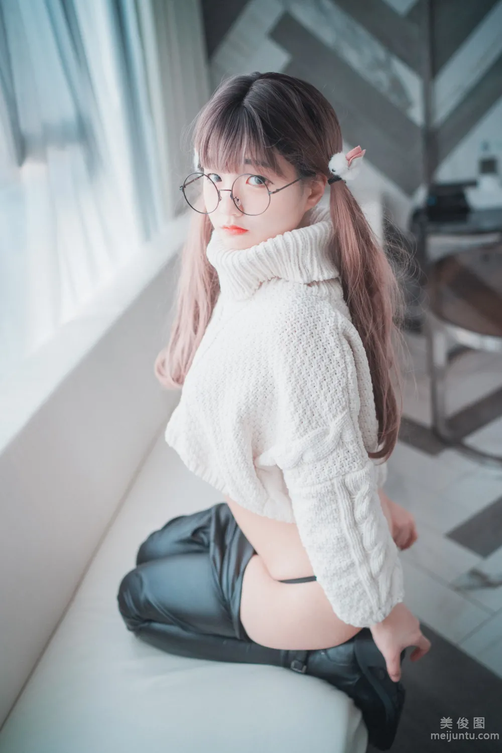 [DJAWA] Jenny - Loose and Tight White 寫真套圖 28