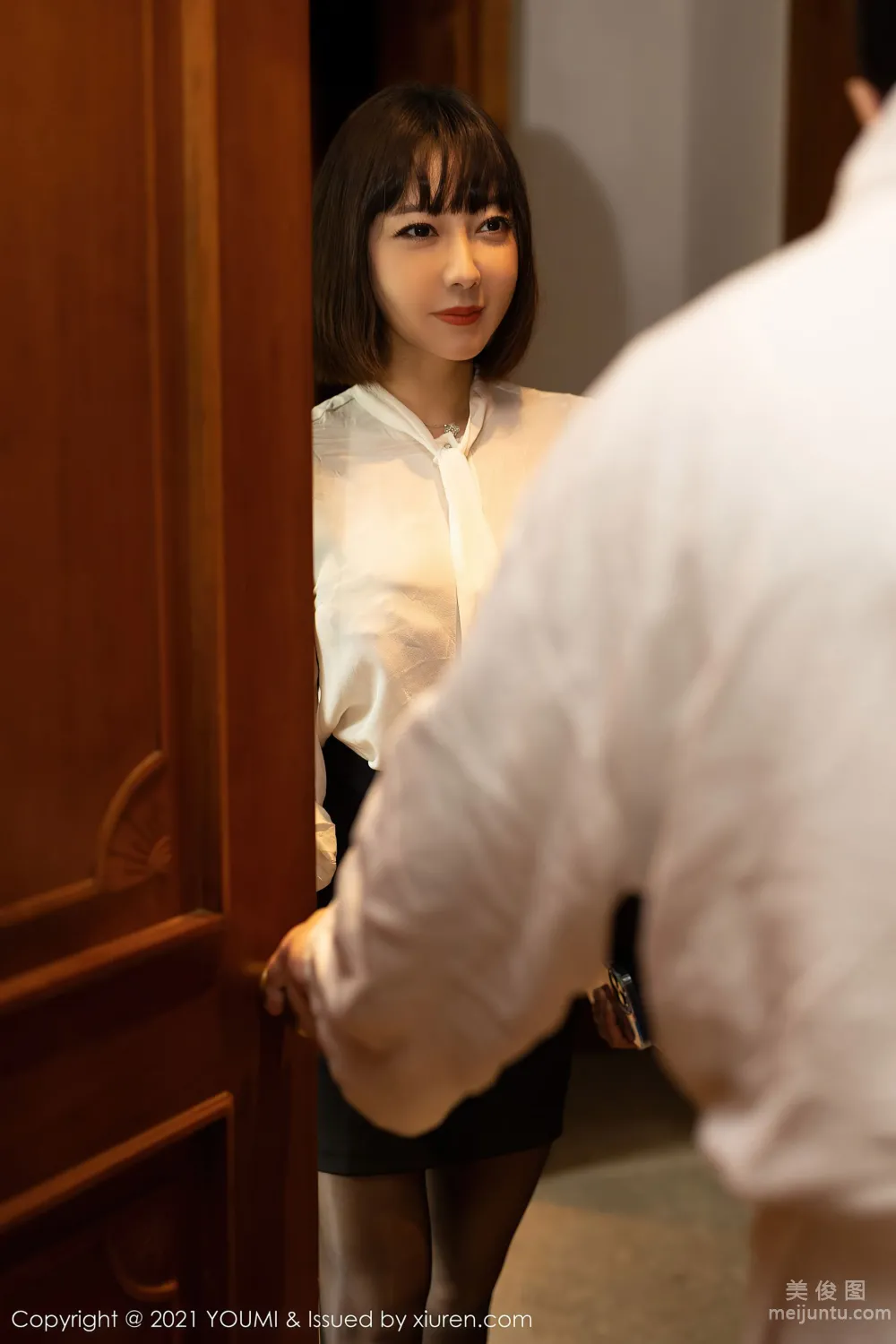 [尤蜜荟YouMi] Vol.662 果儿Victoria - 一次重要的合同签订主题系列7