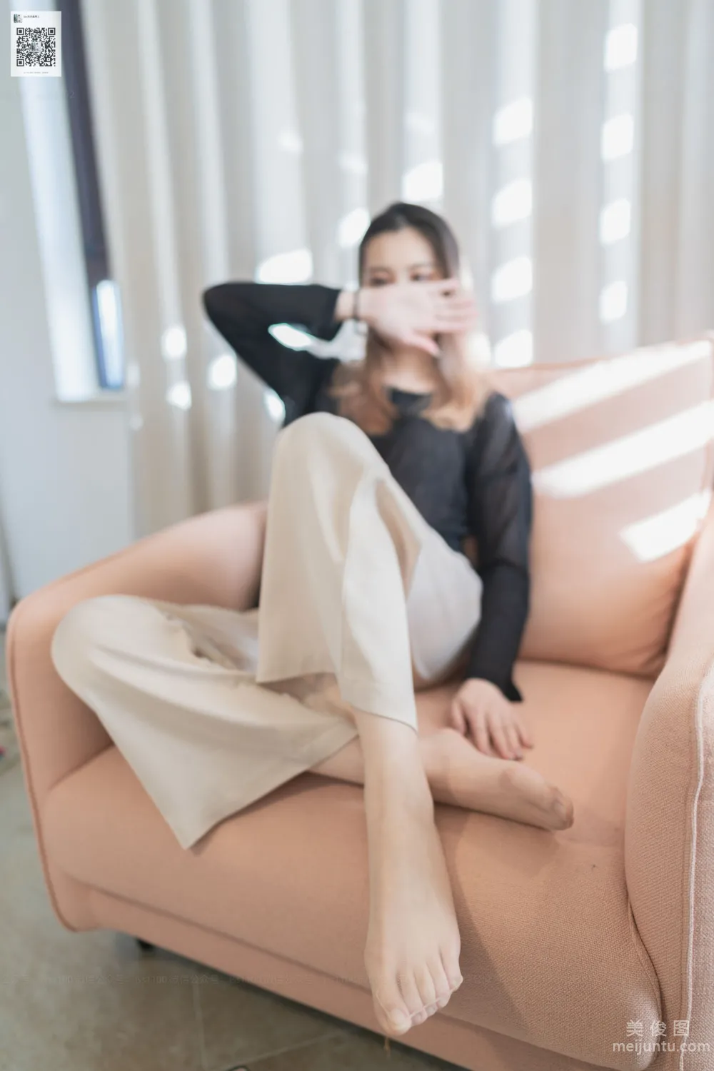 [ISS系列]  铭铭 - 超薄隐形全透明连裤袜 写真套图33