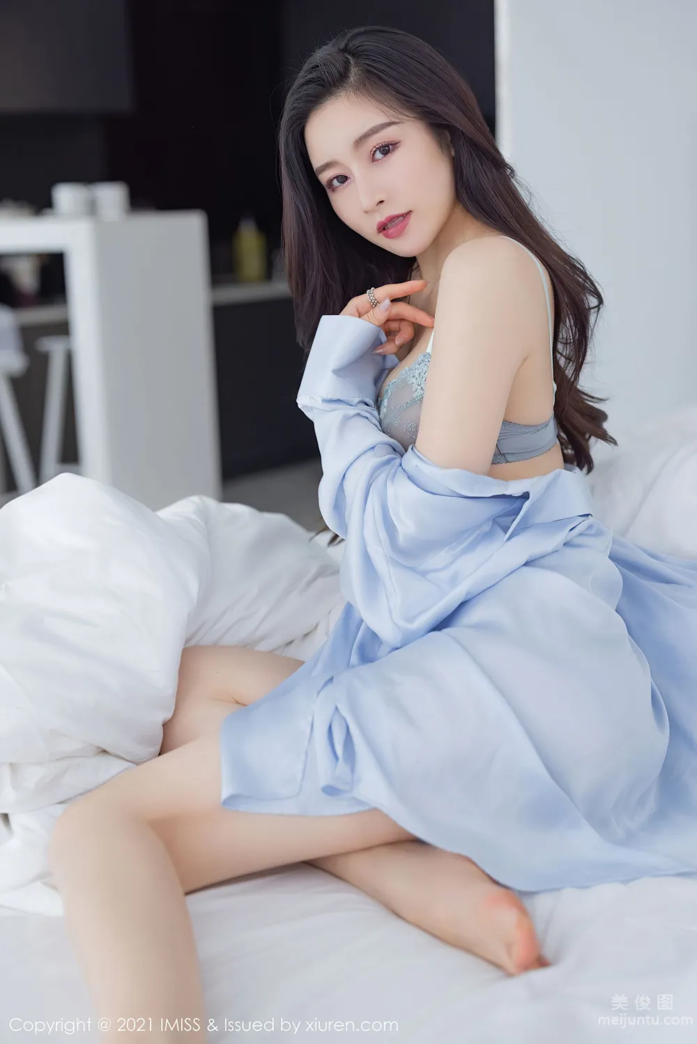 [愛蜜社IMiss] Vol.614 Vanessa - 大号的淺藍色襯衫 42