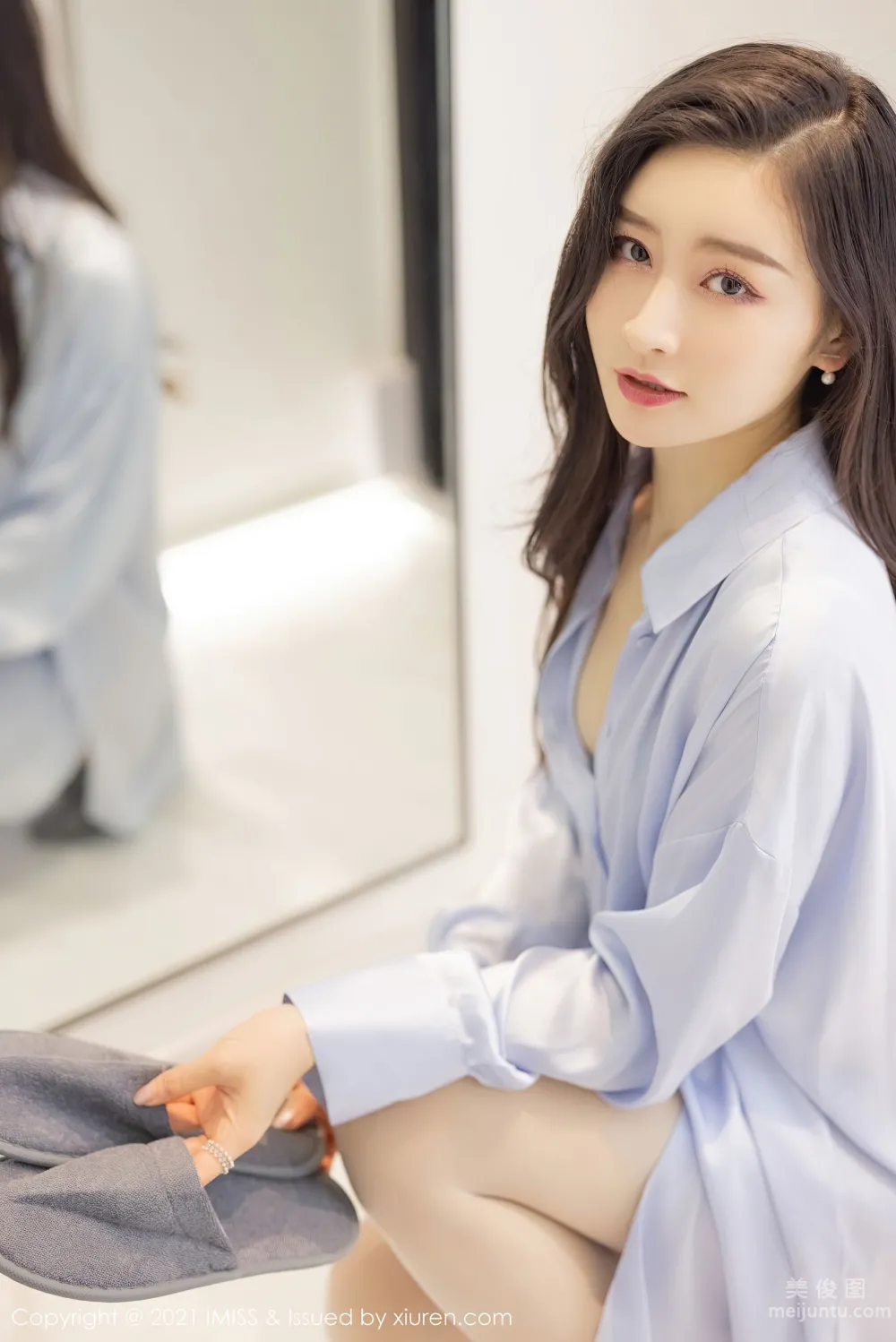 [爱蜜社IMiss] Vol.614 Vanessa - 大号的浅蓝色衬衫2