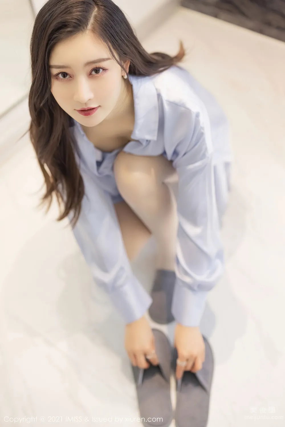 [爱蜜社IMiss] Vol.614 Vanessa - 大号的浅蓝色衬衫3