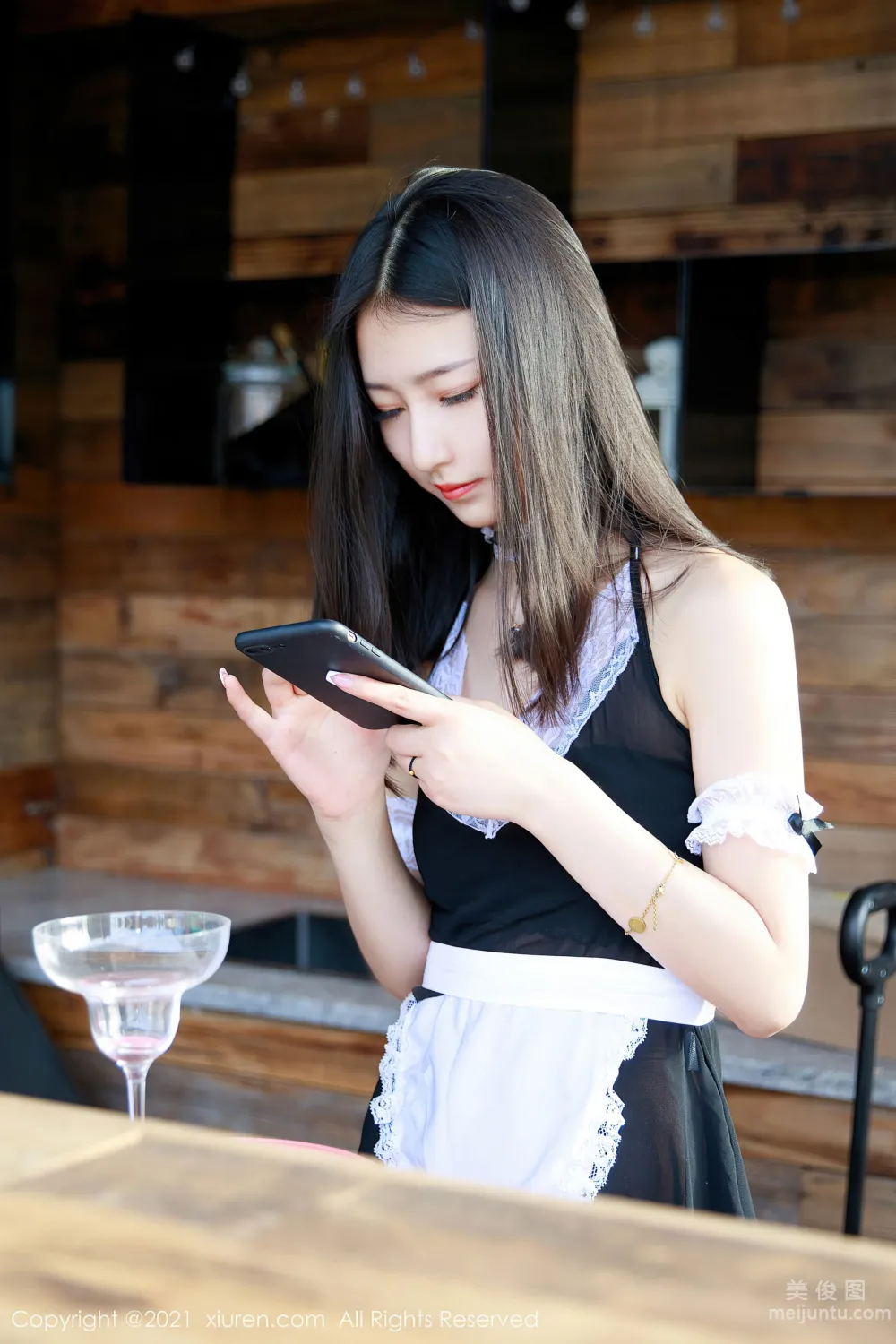 [秀人XIUREN] No.3586 熊小諾 - 居家雷絲女仆主題系列 1