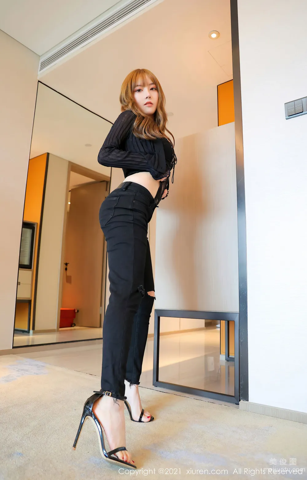 [秀人XIUREN] No.3596 豆瓣醬 - 魅惑的黑色情趣服飾 4