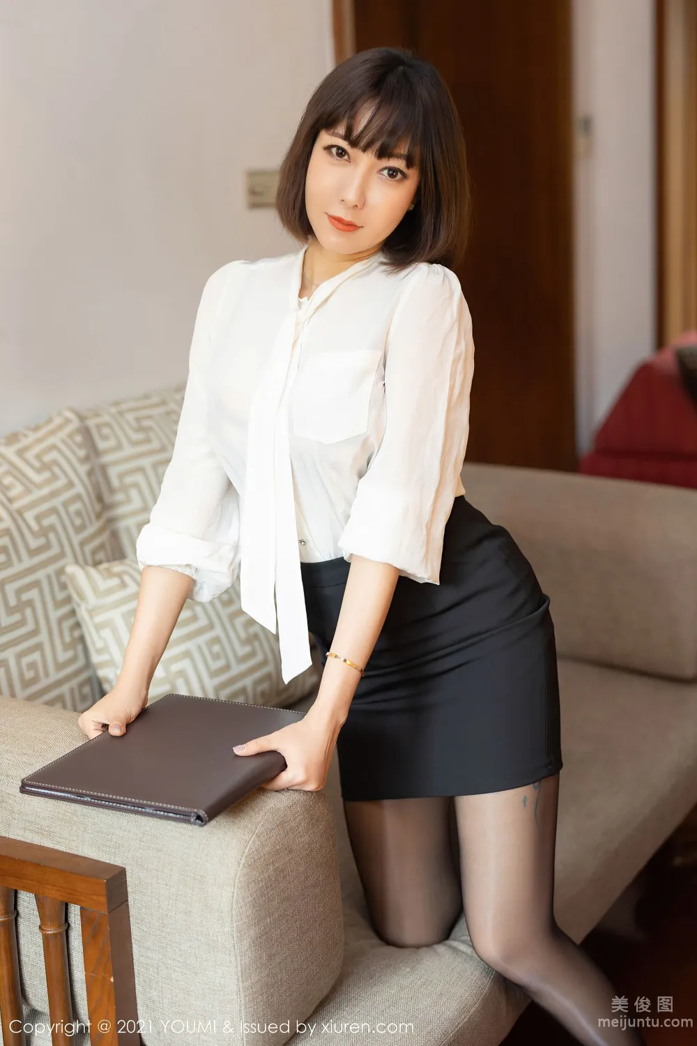 [尤蜜荟YouMi] Vol.662 果儿Victoria - 一次重要的合同签订主题系列9