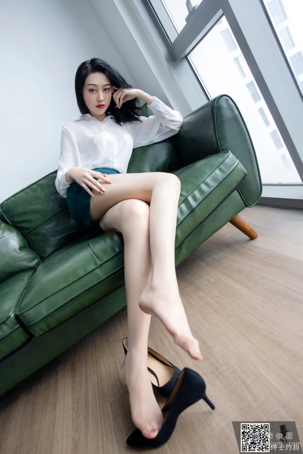 [绅士约拍] SS011 依婷 肉丝美腿写真套图31