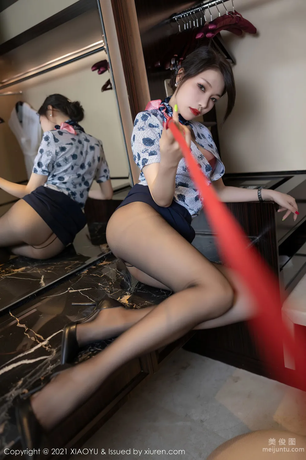 [語畫界XIAOYU] Vol.561 芝芝Booty - 黑絲半透的吊裙與極緻朦胧絲襪 42