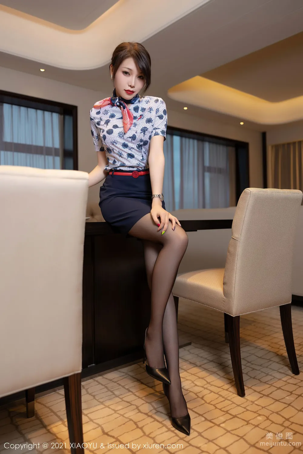 [語畫界XIAOYU] Vol.561 芝芝Booty - 黑絲半透的吊裙與極緻朦胧絲襪 19