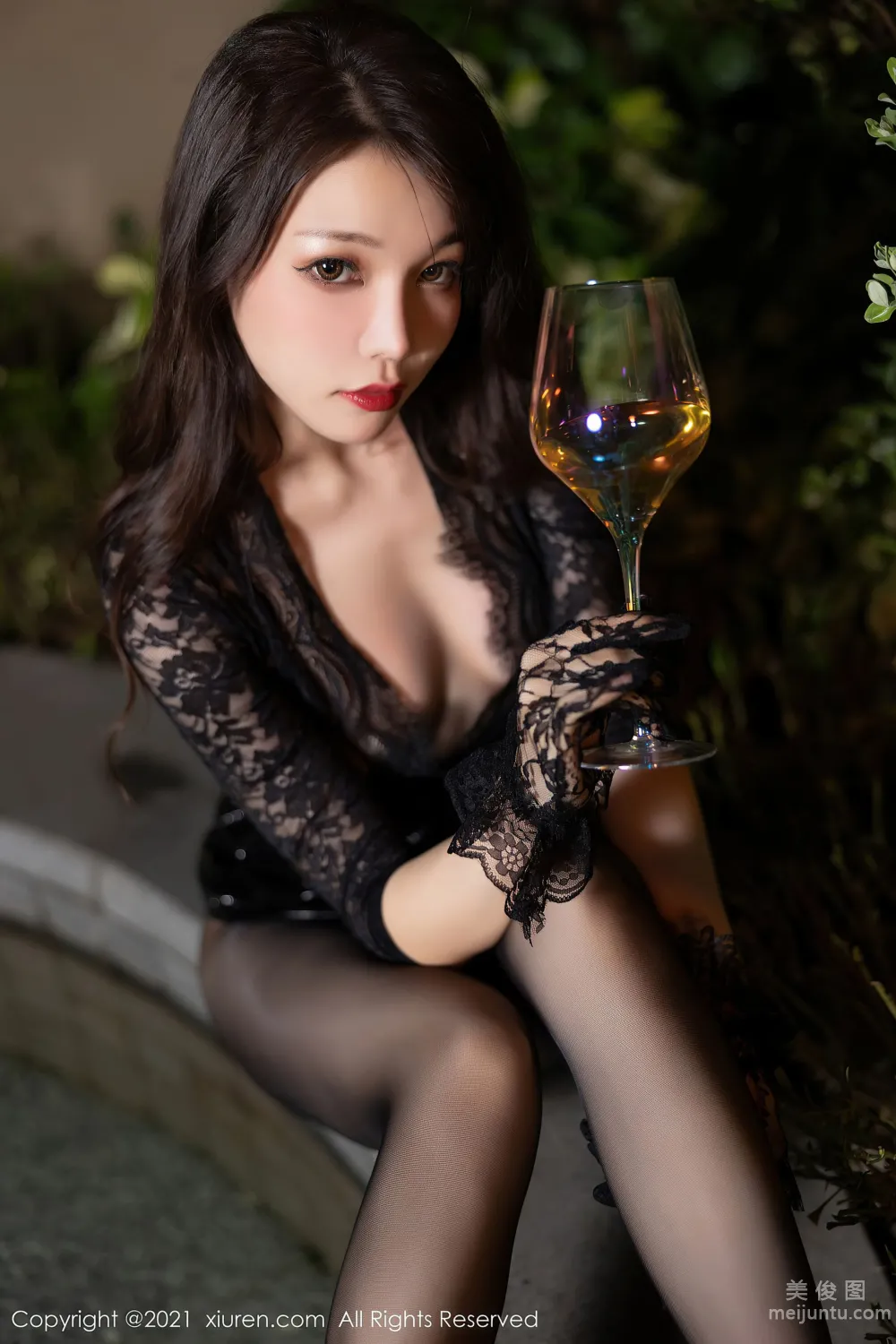 [秀人XIUREN] No.3675 芝芝Booty - 極緻魅惑多姿的誘人服飾 21