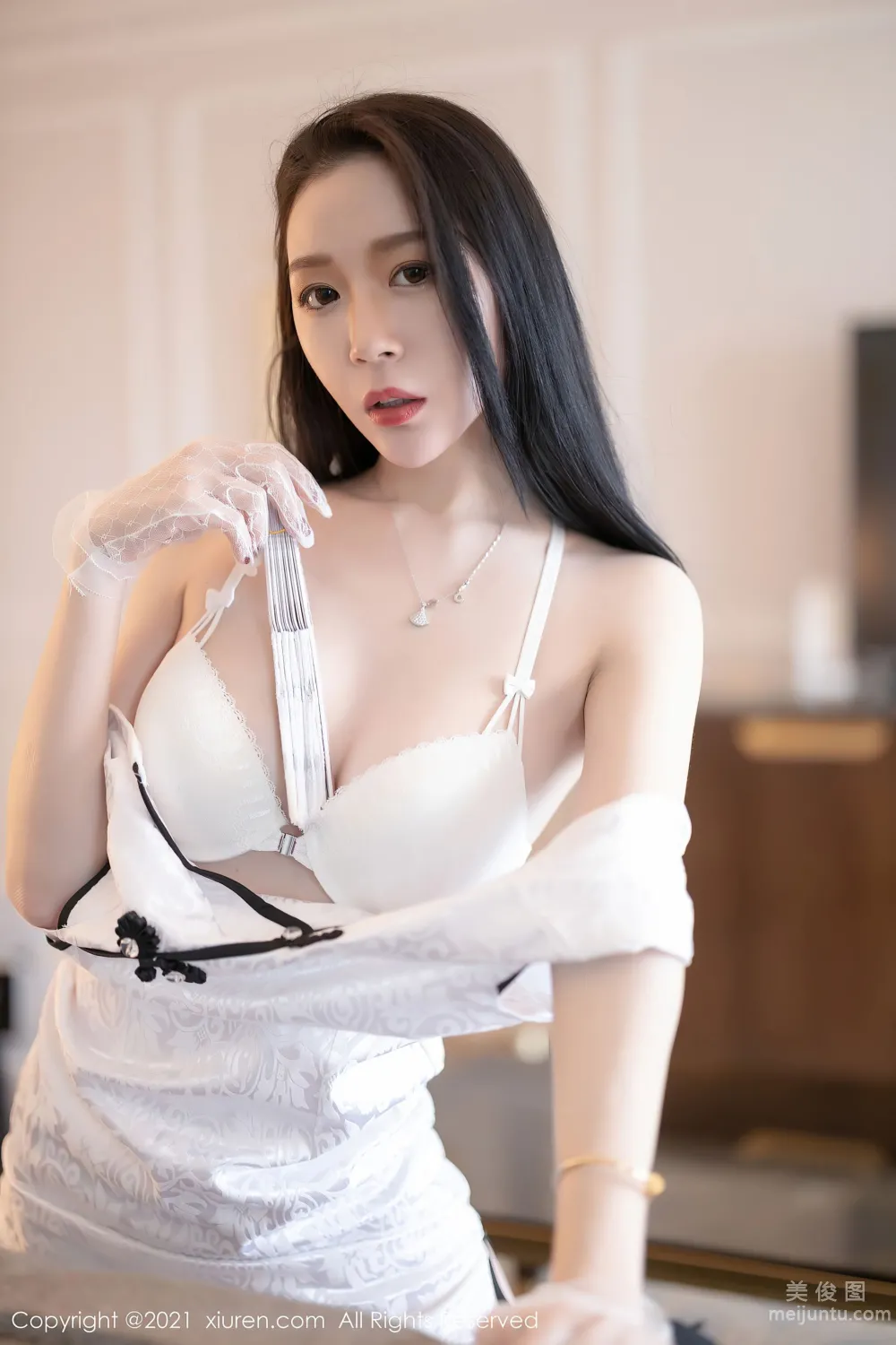 [秀人XIUREN] No.3638 夢心月 - 典雅旗袍與魅惑多姿的吊襪 31