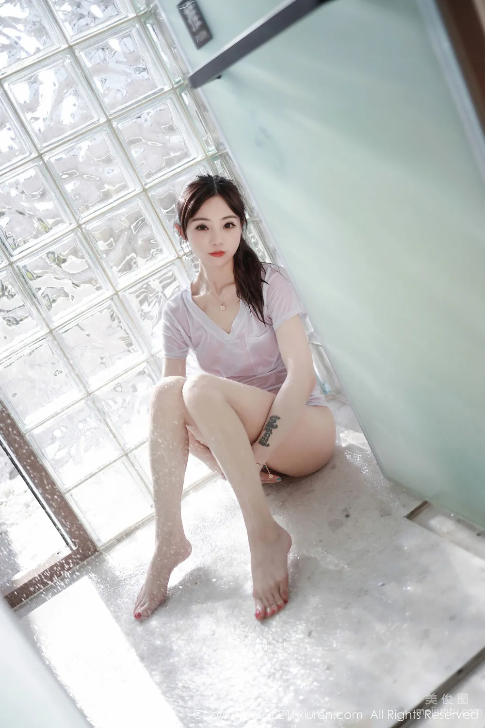 [秀人XIUREN] No.3637 佘貝拉bella - 緊身姓感的運動裝與浴室系列 36