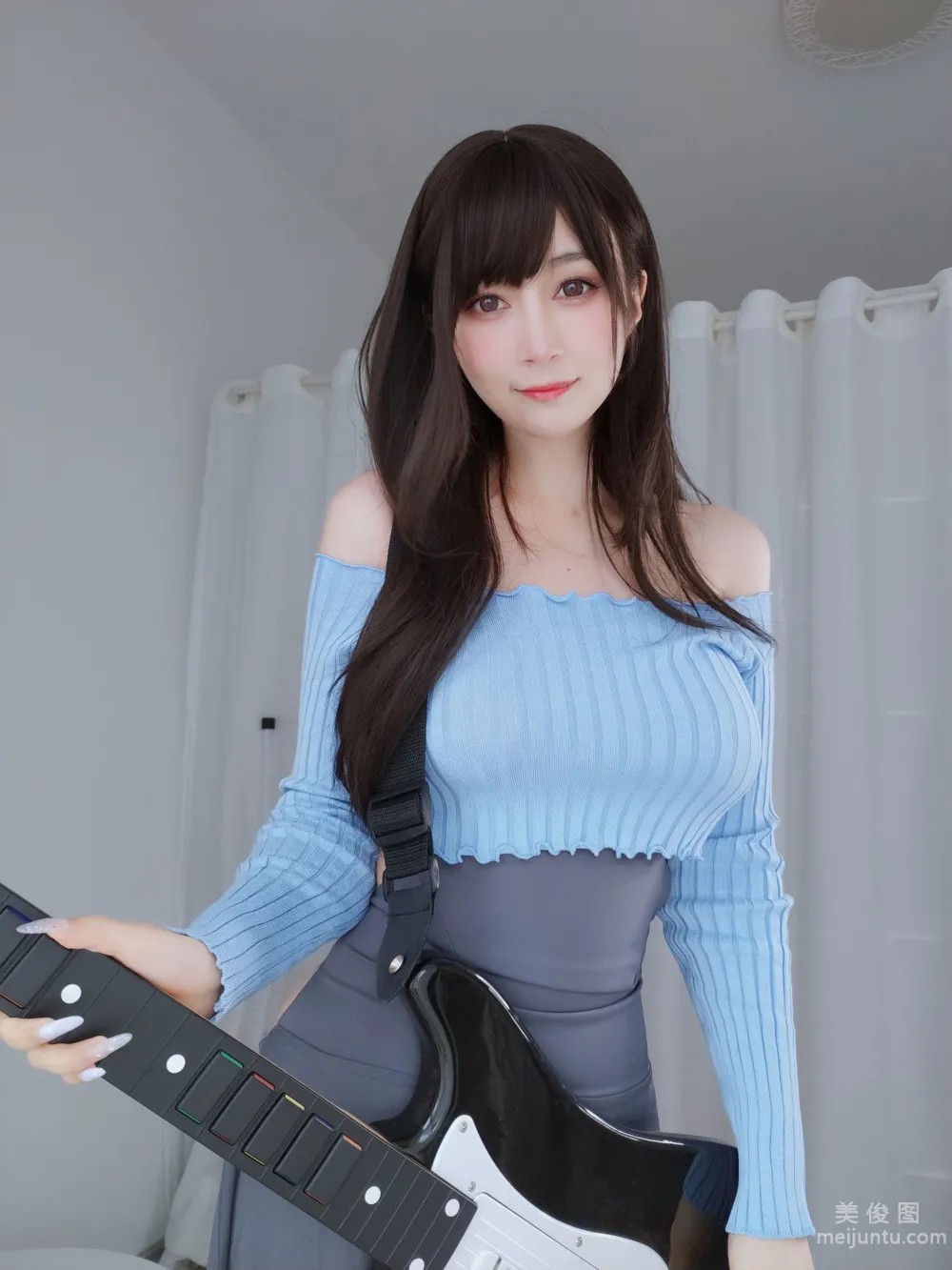 [網紅COSER寫真] 白銀 - 吉他妹妹 4