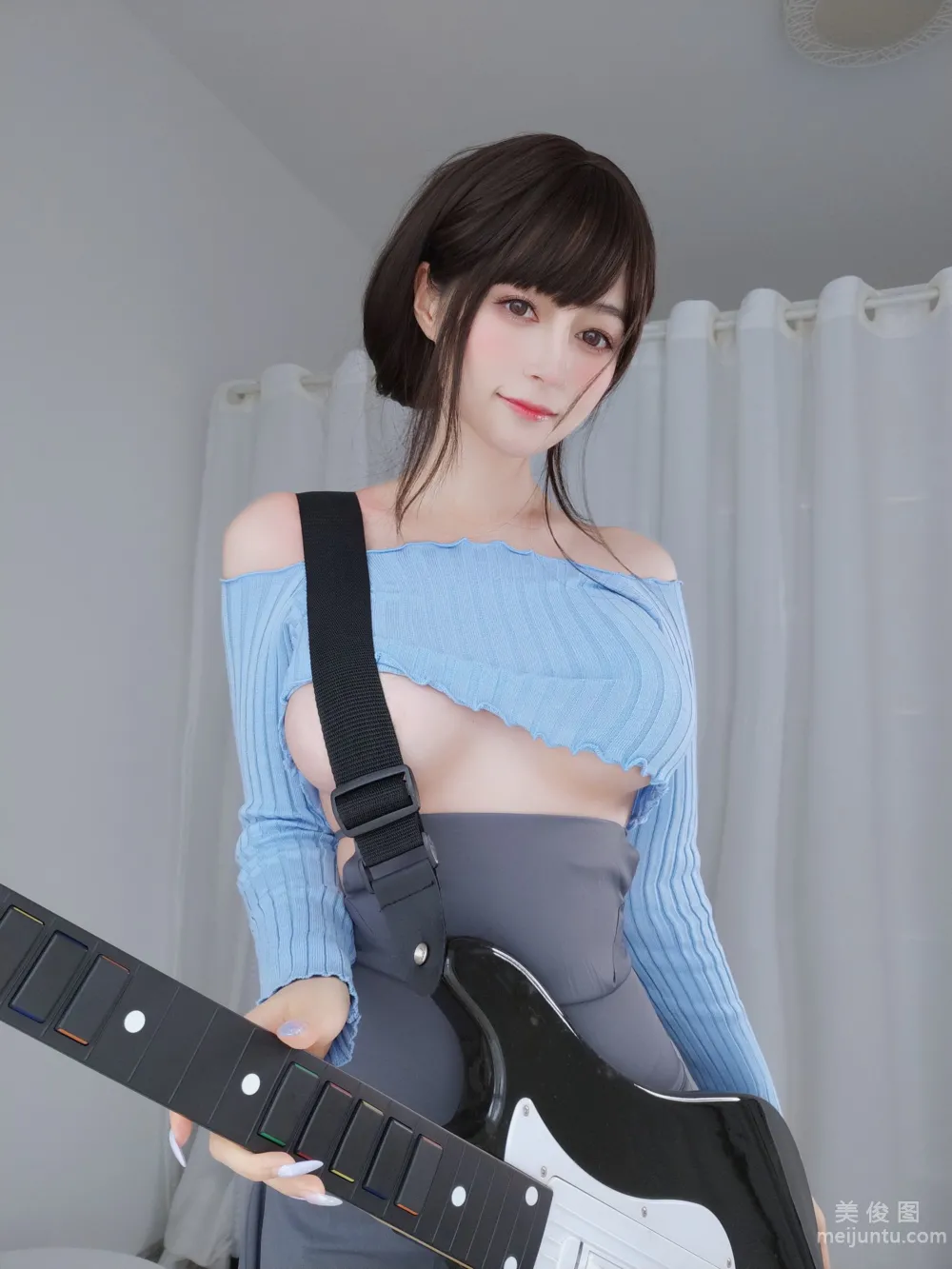 [網紅COSER寫真] 白銀 - 吉他妹妹 13