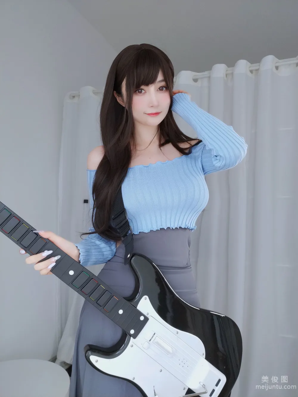 [網紅COSER寫真] 白銀 - 吉他妹妹 1