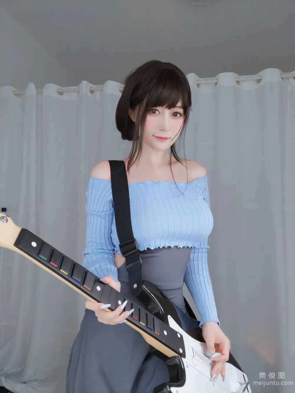 [網紅COSER寫真] 白銀 - 吉他妹妹 45