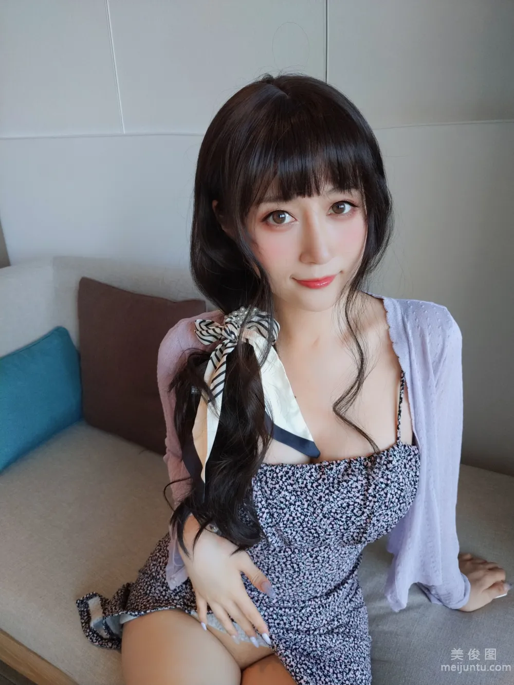 [網紅COSER寫真] Coser小姐姐白銀 - 居家碎花裙 2