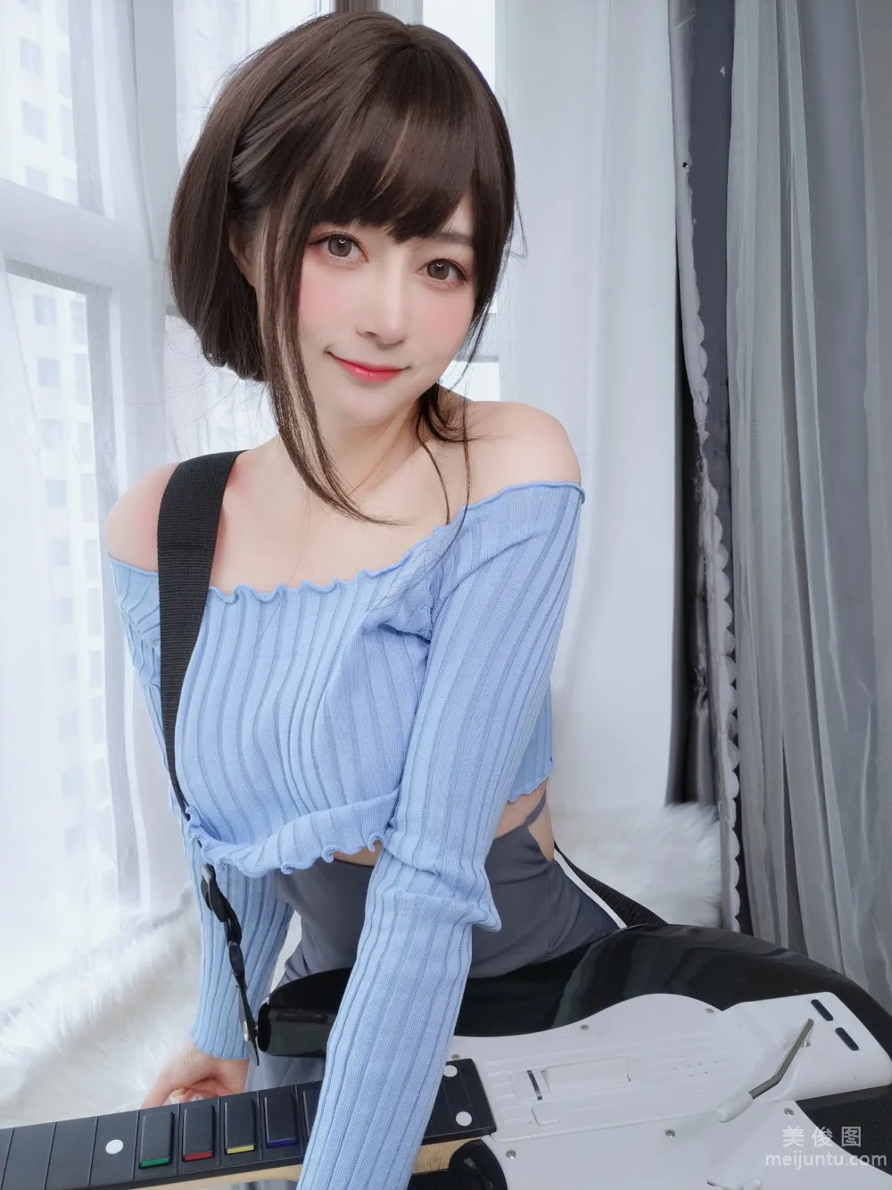 [網紅COSER寫真] 白銀 - 吉他妹妹 29