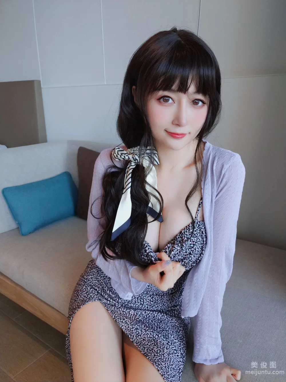 [網紅COSER寫真] Coser小姐姐白銀 - 居家碎花裙 9