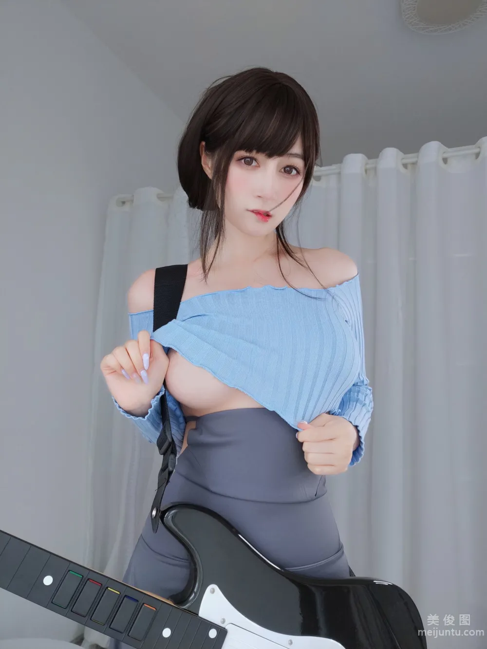 [網紅COSER寫真] 白銀 - 吉他妹妹 14