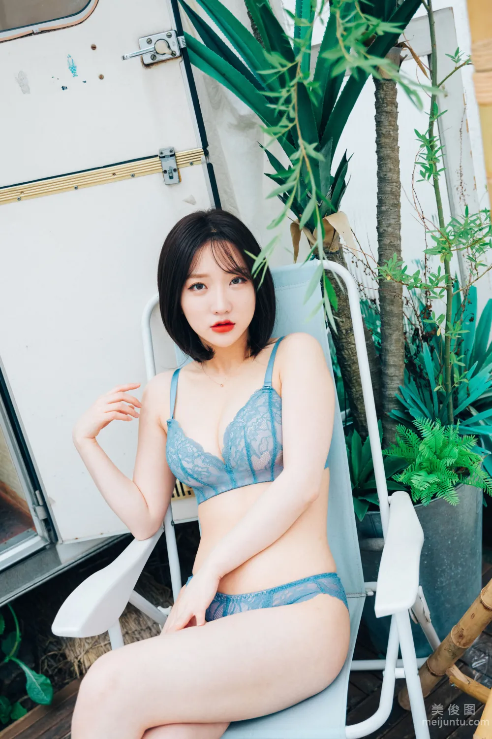 [LOOZY]  Yeeun - Summer Caravan4